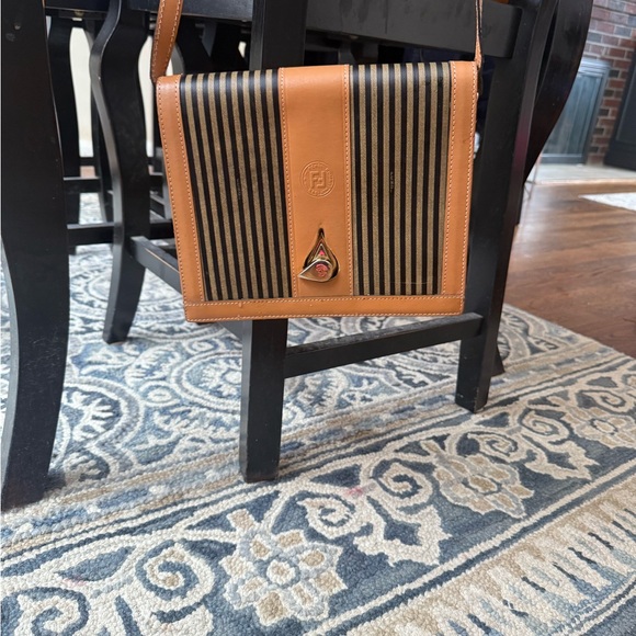 Beautiful Authentic Vintage Fendi Penguin Stripe Crossbody - Picture 6 of 16